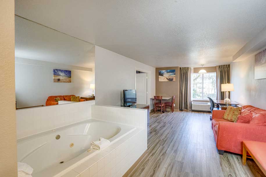 Deluxe Spa King Suite