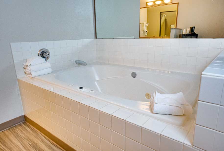 Deluxe Spa King Suite