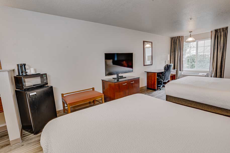 double queen guestroom
